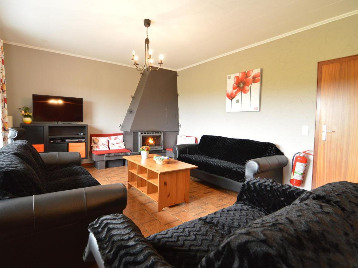 Modish Holiday Home In Waimes With Sauna ภายนอก รูปภาพ